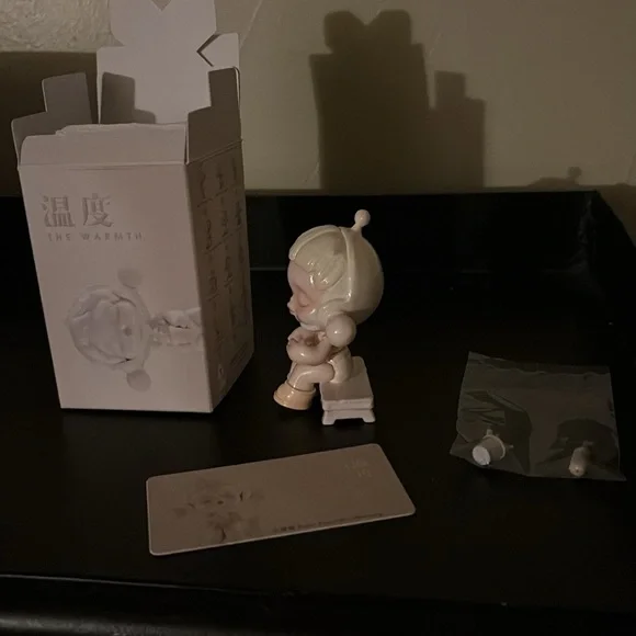 Skull Panda The Encounter Doll The Warmth Collectible Figurine with Box - Picture 3 of 8